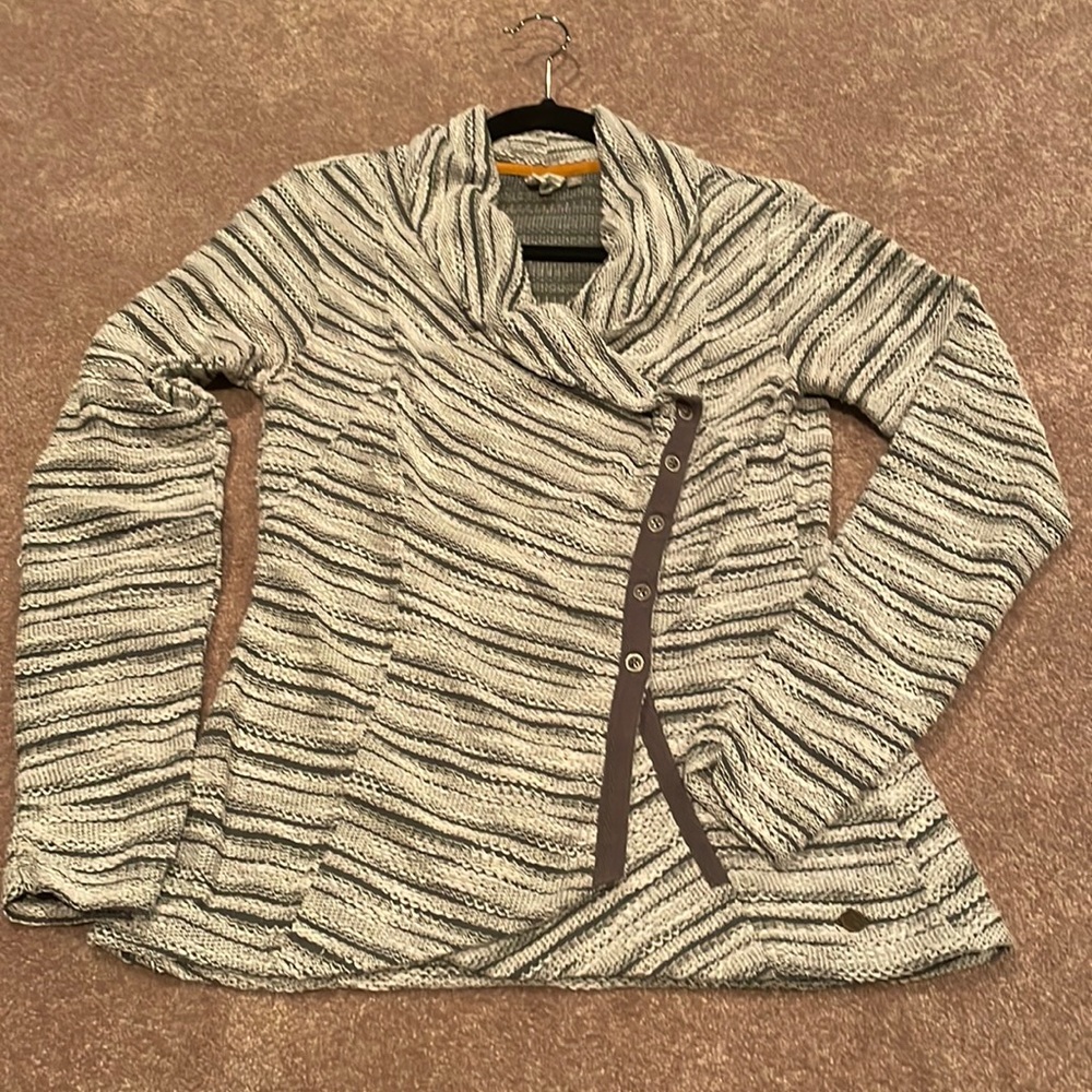 Women’s too from The Buckle